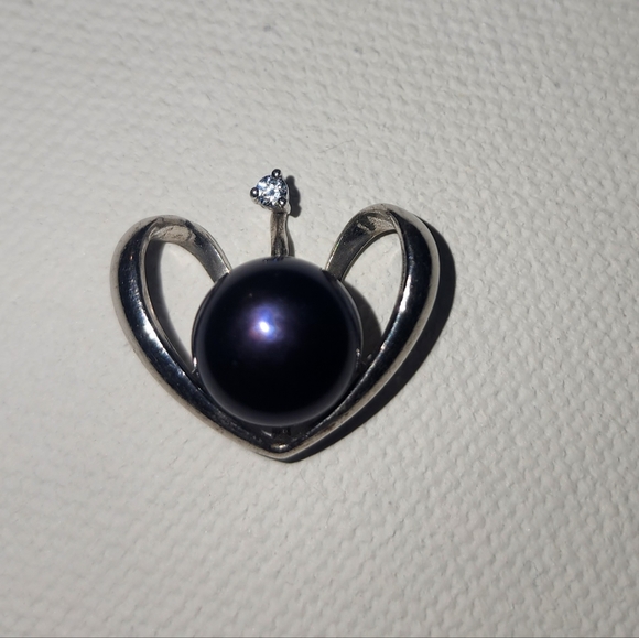 Sterling Silver Black Pearl with Diamond pendant - Picture 2 of 5